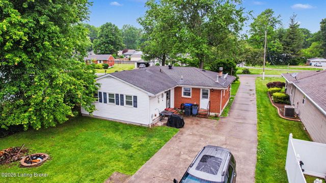 9741 Mason Ln, Fairdale, KY 40118