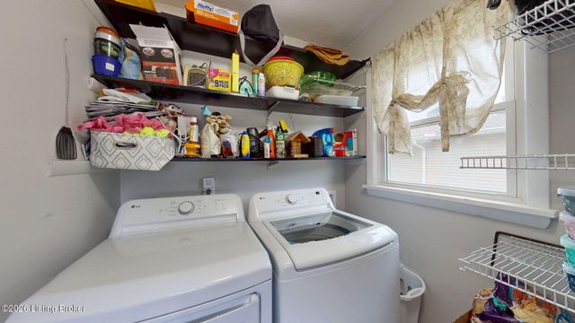 9741 Mason Ln, Fairdale, KY 40118