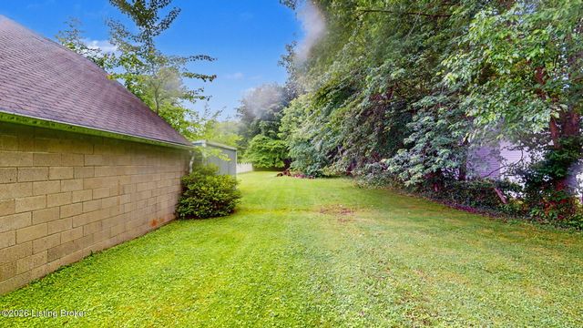 9741 Mason Ln, Fairdale, KY 40118