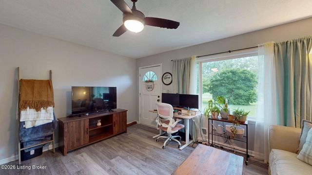 9741 Mason Ln, Fairdale, KY 40118