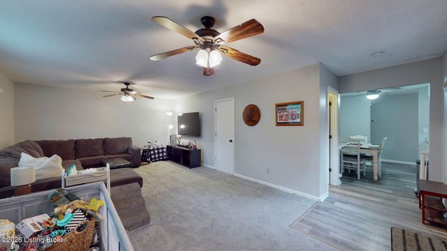 9741 Mason Ln, Fairdale, KY 40118
