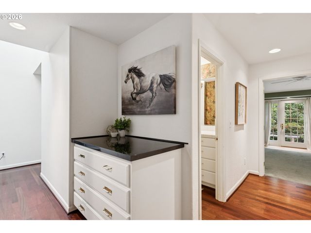 7050 Sw CHAPEL Ln, Portland, OR 97223