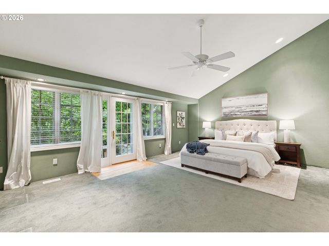 7050 Sw CHAPEL Ln, Portland, OR 97223