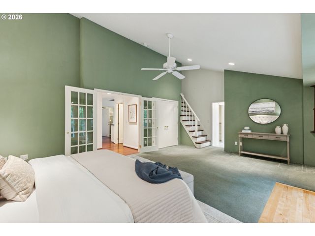 7050 Sw CHAPEL Ln, Portland, OR 97223