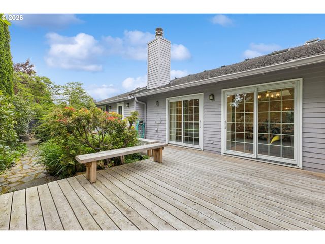 7050 Sw CHAPEL Ln, Portland, OR 97223