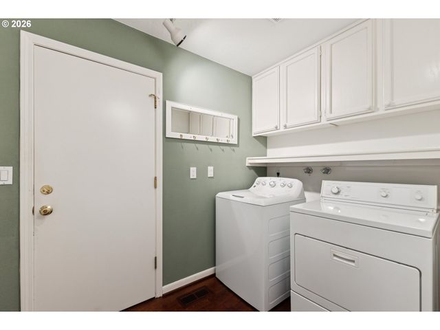 7050 Sw CHAPEL Ln, Portland, OR 97223
