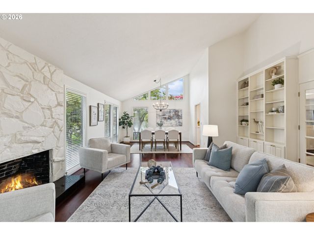 7050 Sw CHAPEL Ln, Portland, OR 97223