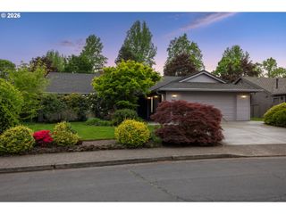 7050 Sw CHAPEL Ln, Portland, OR 97223