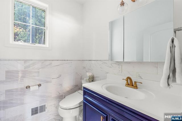 21 Cedar Street, Cresskill, NJ 07626