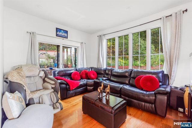 21 Cedar Street, Cresskill, NJ 07626