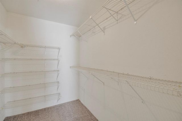 12905 Woodforest Bl 704, Houston, TX 77015
