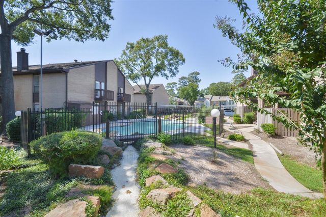 12905 Woodforest Bl 704, Houston, TX 77015