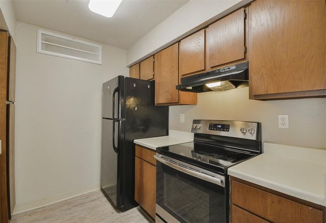 12905 Woodforest Bl 704, Houston, TX 77015