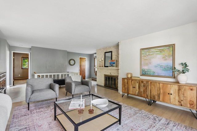 210 Prospect AVENUE, Pewaukee, WI 53072