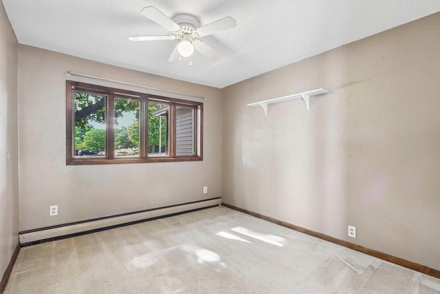210 Prospect AVENUE, Pewaukee, WI 53072