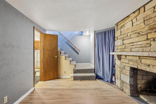 210 Prospect AVENUE, Pewaukee, WI 53072