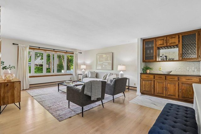 210 Prospect AVENUE, Pewaukee, WI 53072