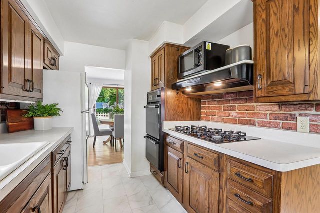210 Prospect AVENUE, Pewaukee, WI 53072