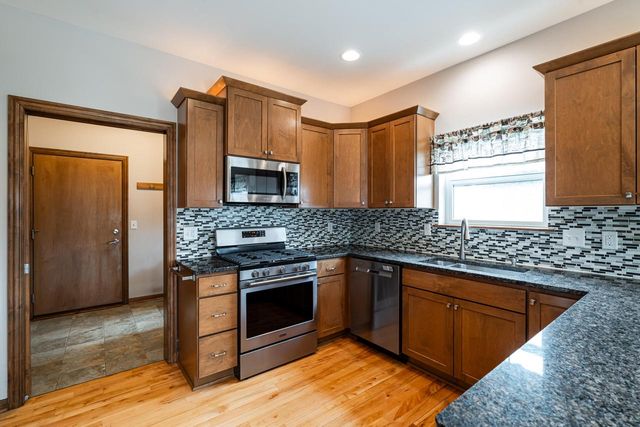 4915 Meadowview COURT, Grafton, WI 53024