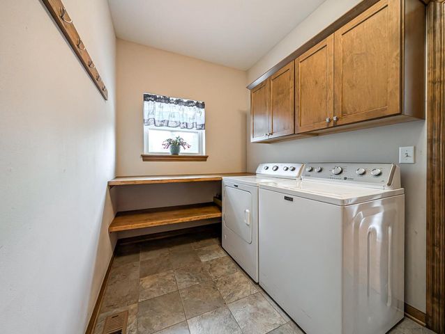 4915 Meadowview COURT, Grafton, WI 53024