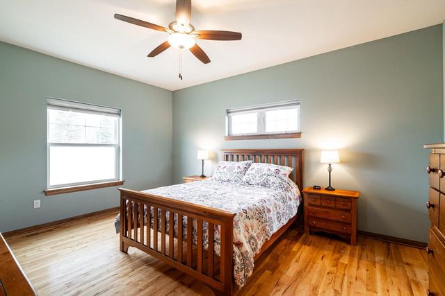 4915 Meadowview COURT, Grafton, WI 53024