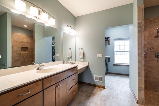 4915 Meadowview COURT, Grafton, WI 53024