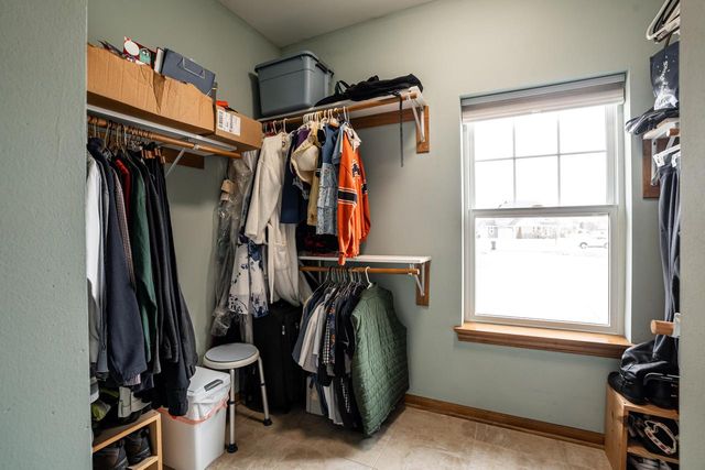 4915 Meadowview COURT, Grafton, WI 53024