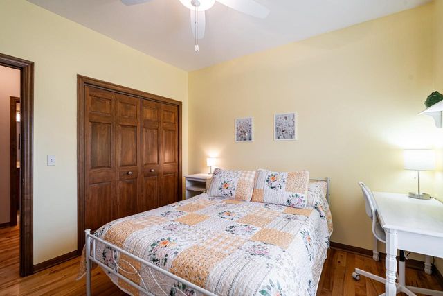 4915 Meadowview COURT, Grafton, WI 53024