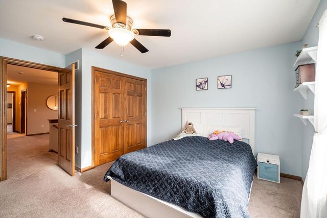 4915 Meadowview COURT, Grafton, WI 53024