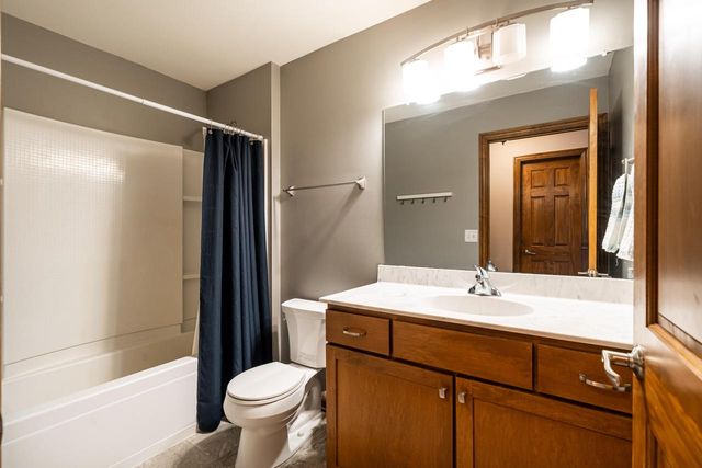 4915 Meadowview COURT, Grafton, WI 53024