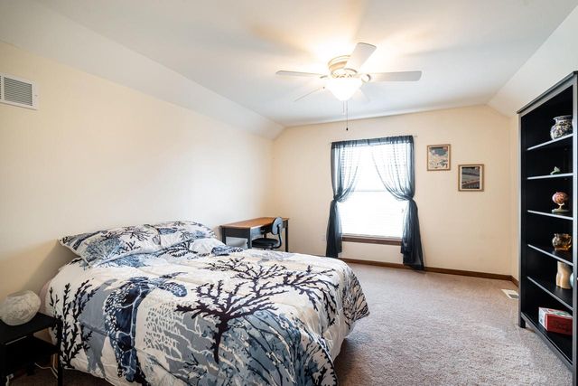 4915 Meadowview COURT, Grafton, WI 53024