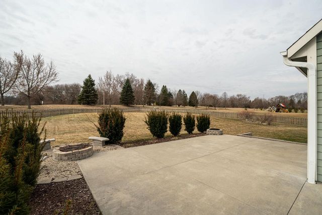 4915 Meadowview COURT, Grafton, WI 53024