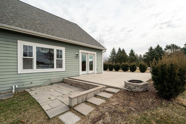 4915 Meadowview COURT, Grafton, WI 53024