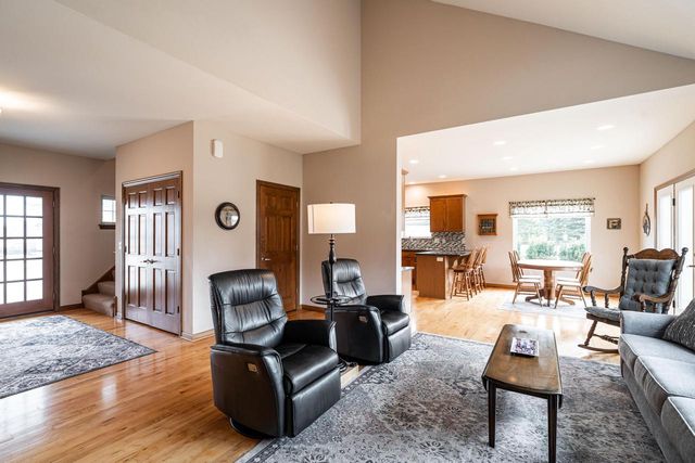 4915 Meadowview COURT, Grafton, WI 53024