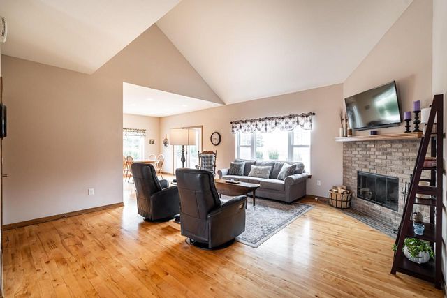 4915 Meadowview COURT, Grafton, WI 53024