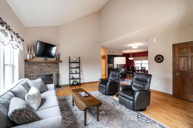 4915 Meadowview COURT, Grafton, WI 53024