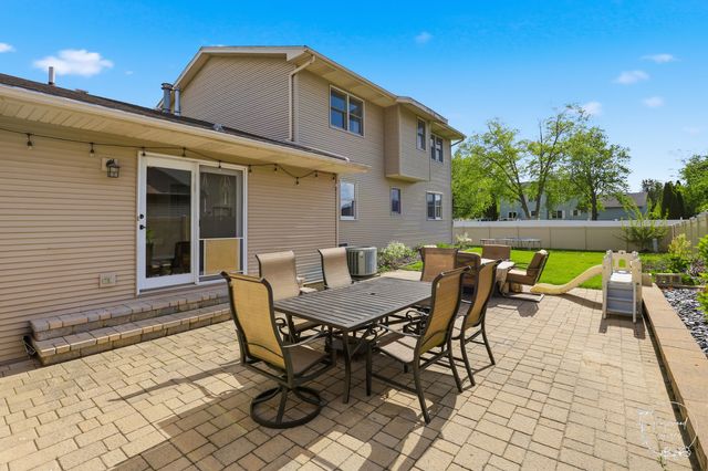417 N Thames Court, Bourbonnais, IL 60914