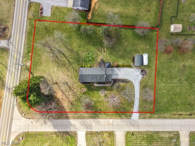 2190 Waterbury Drive, Uniontown, OH 44685