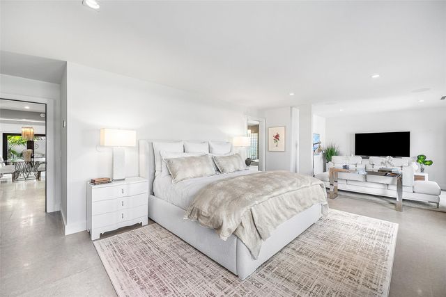 2855 NE 35th Street, Fort Lauderdale, FL 33306