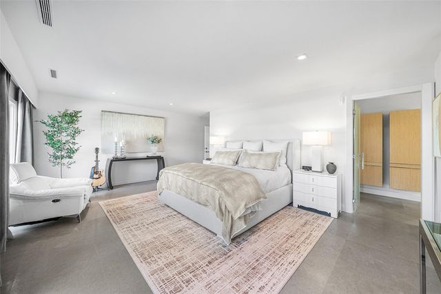 2855 NE 35th Street, Fort Lauderdale, FL 33306