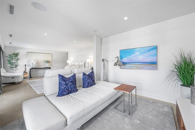 2855 NE 35th Street, Fort Lauderdale, FL 33306