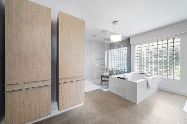 2855 NE 35th Street, Fort Lauderdale, FL 33306