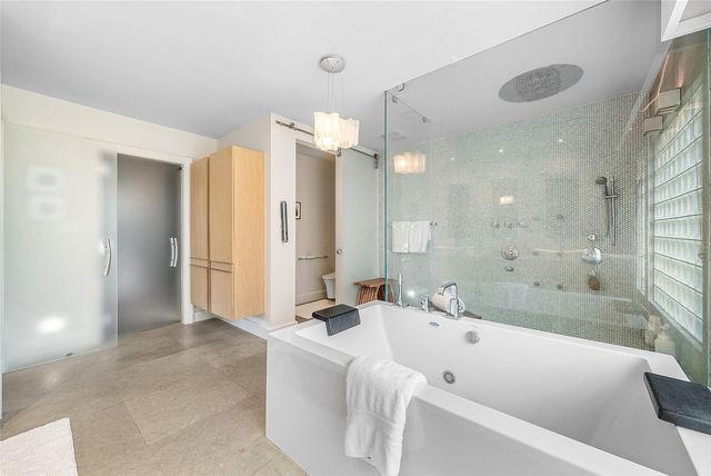 2855 NE 35th Street, Fort Lauderdale, FL 33306