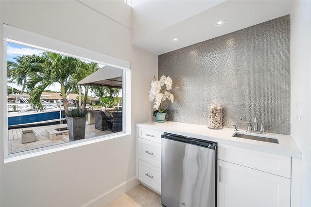 2855 NE 35th Street, Fort Lauderdale, FL 33306