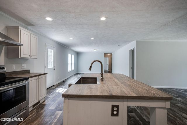 293 Meredith Road, Ridgeland, SC 29936