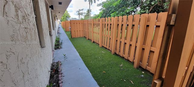 4621 SW 33rd Ave 5, Dania Beach, FL 33312