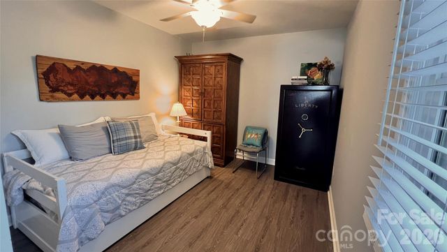 2712 Jutty Point Road, Liberty Hill, SC 29074