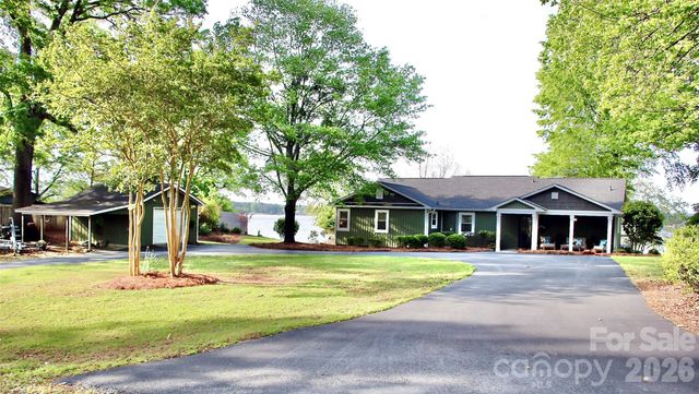 2712 Jutty Point Road, Liberty Hill, SC 29074