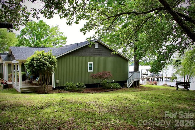 2712 Jutty Point Road, Liberty Hill, SC 29074