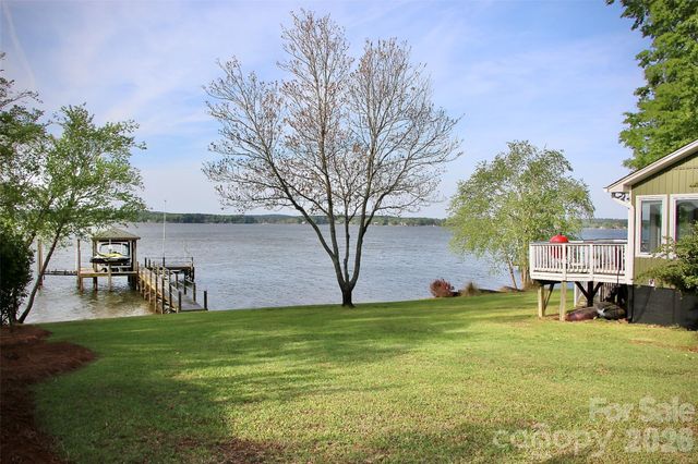 2712 Jutty Point Road, Liberty Hill, SC 29074